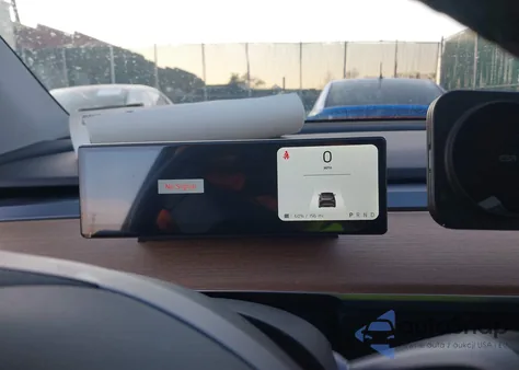 2020 Tesla Model Y Long Range Dual Motor All-Wheel Drive z USA, uszkodzony, nr VIN 5YJYGDEE7LF044433